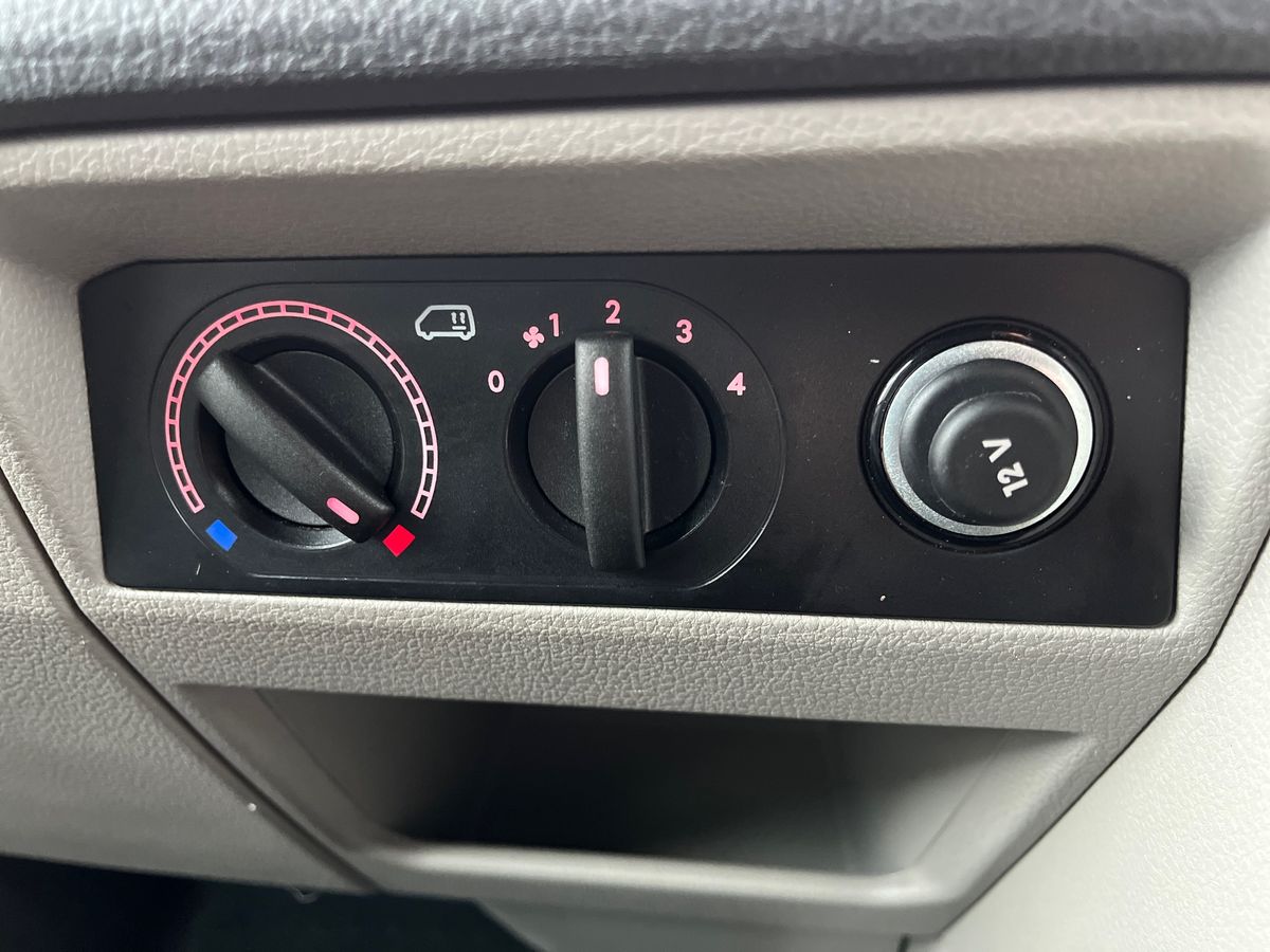 Used Volkswagen Transporter 2017 for sale - 77159804: Photo 26