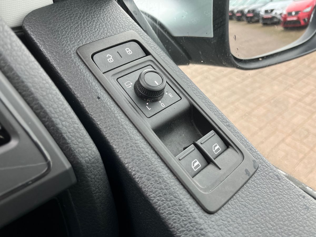 Used Volkswagen Transporter 2017 for sale - 77159804: Photo 32