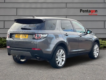 Used Land Rover Discovery Sport 2017 for sale - 76113128: Photo
