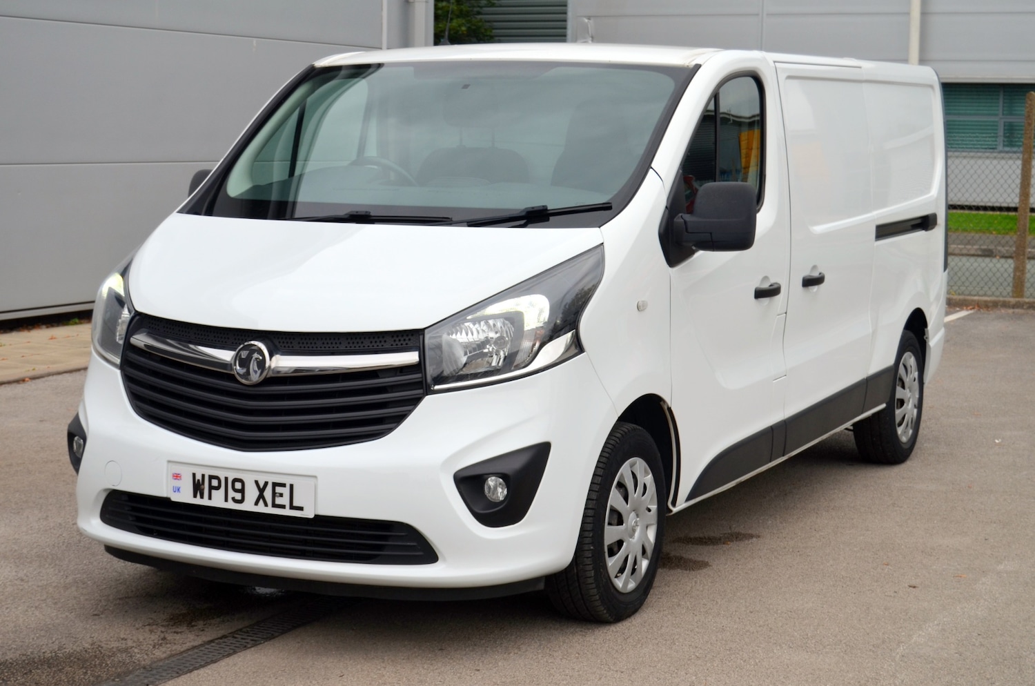Used Vauxhall Vivaro 2019 for sale - 76340217: Photo 1