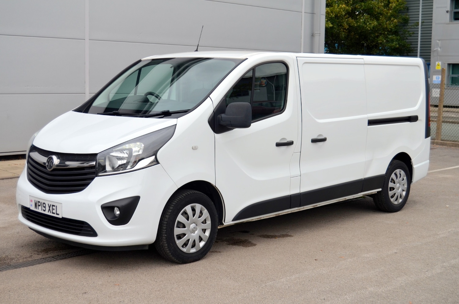 Used Vauxhall Vivaro 2019 for sale - 76340217: Photo 3