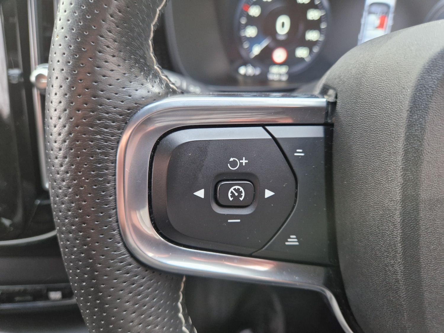 Used Volvo XC40 2021 for sale - 77492294: Photo 18