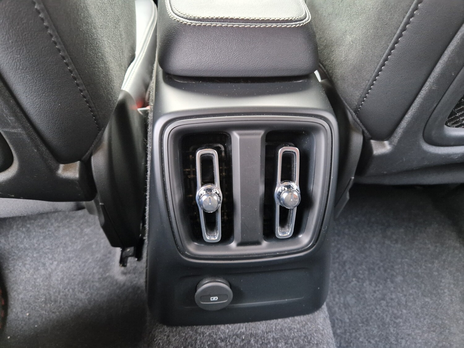 Used Volvo XC40 2021 for sale - 77492294: Photo 28