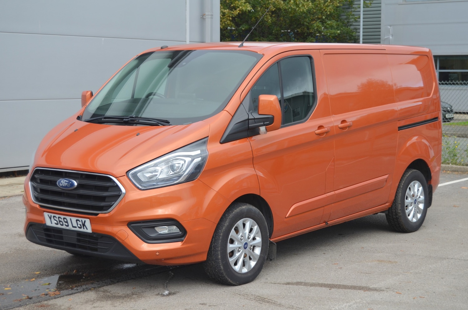 Used Ford Transit Custom 2019 for sale - 76343032: Photo 1