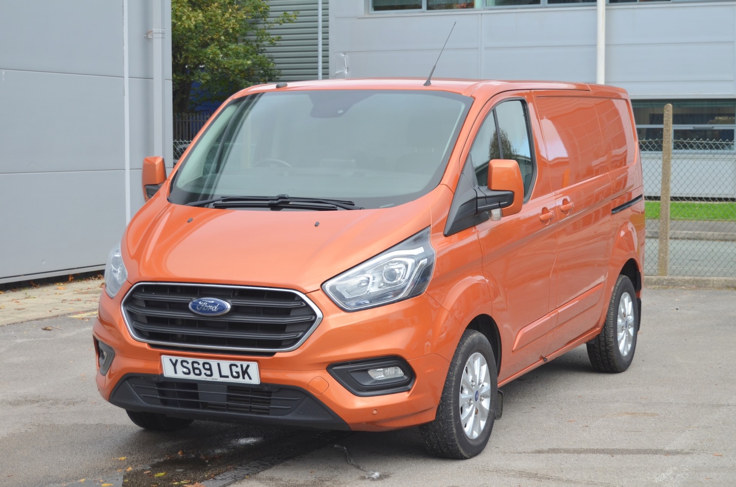 Used Ford Transit Custom 2019 for sale - 76343032: Photo 3