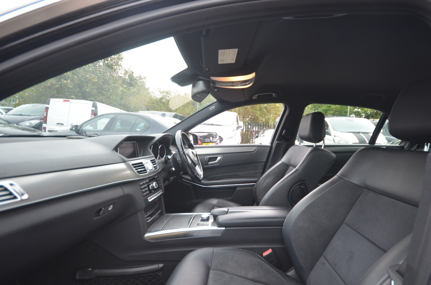 Used Mercedes-Benz E Class 2013 for sale - 76330888: Photo 13