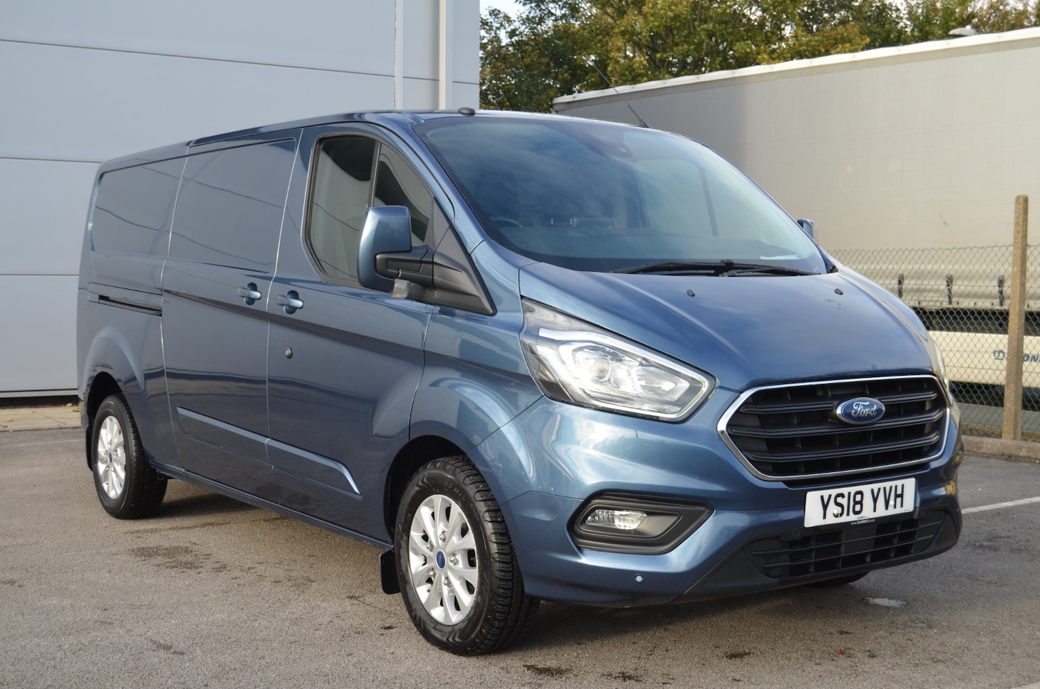 Used Ford Transit Custom 2018 for sale - 76330371: Photo 2