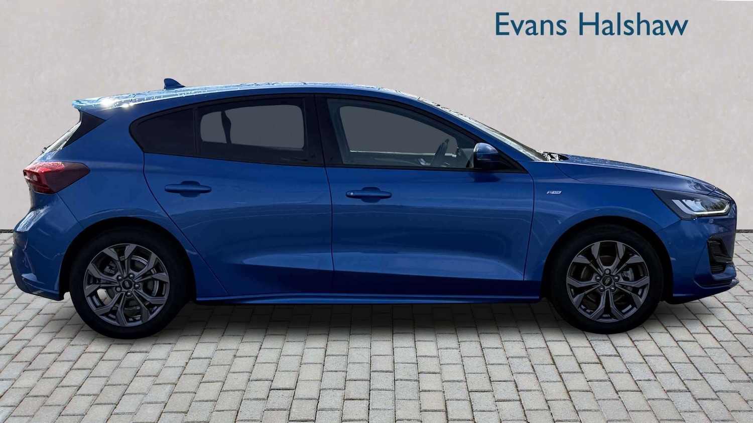 Used Ford Focus 2023 for sale - 77942871: Photo 4