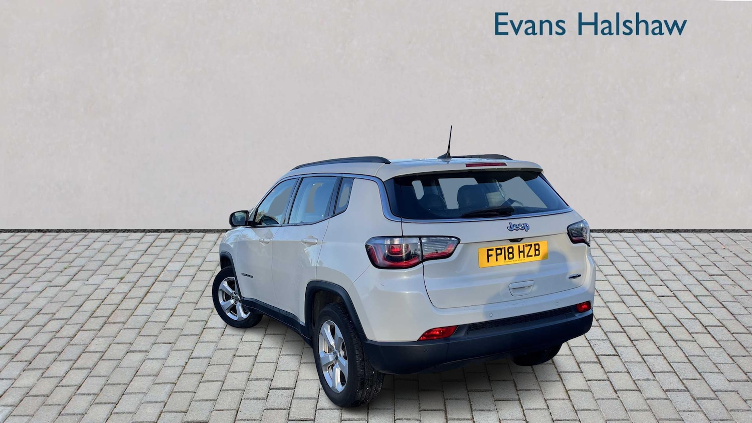 Used Jeep Compass 2018 for sale - 76705224: Photo 2