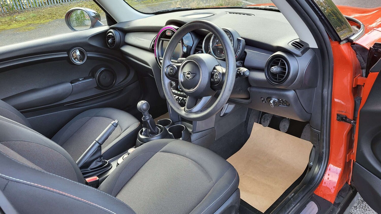 Used MINI Hatch 2018 for sale - 76242370: Photo 11