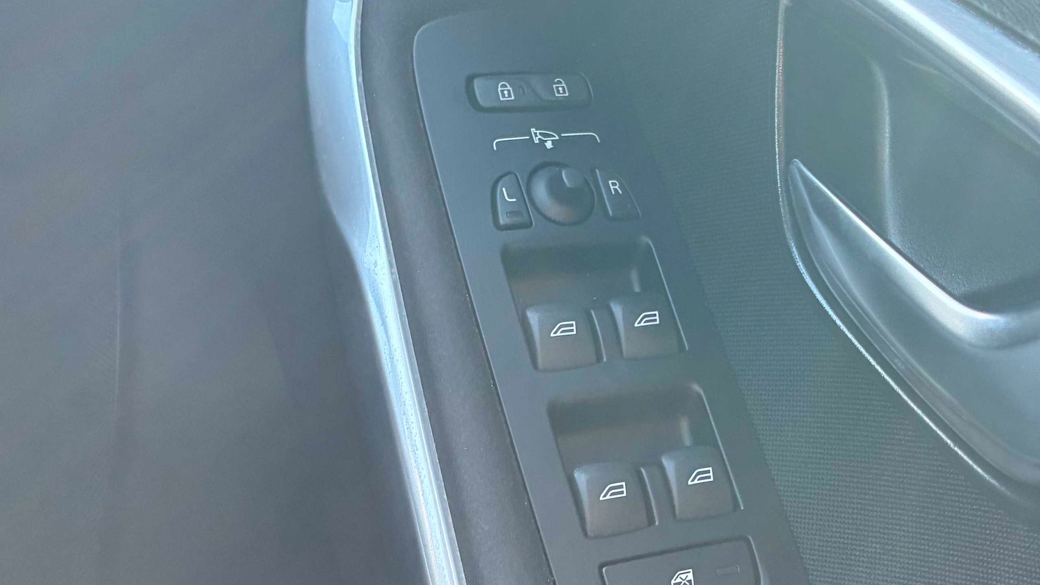 Used Volvo V40 2019 for sale - 78052210: Photo 14