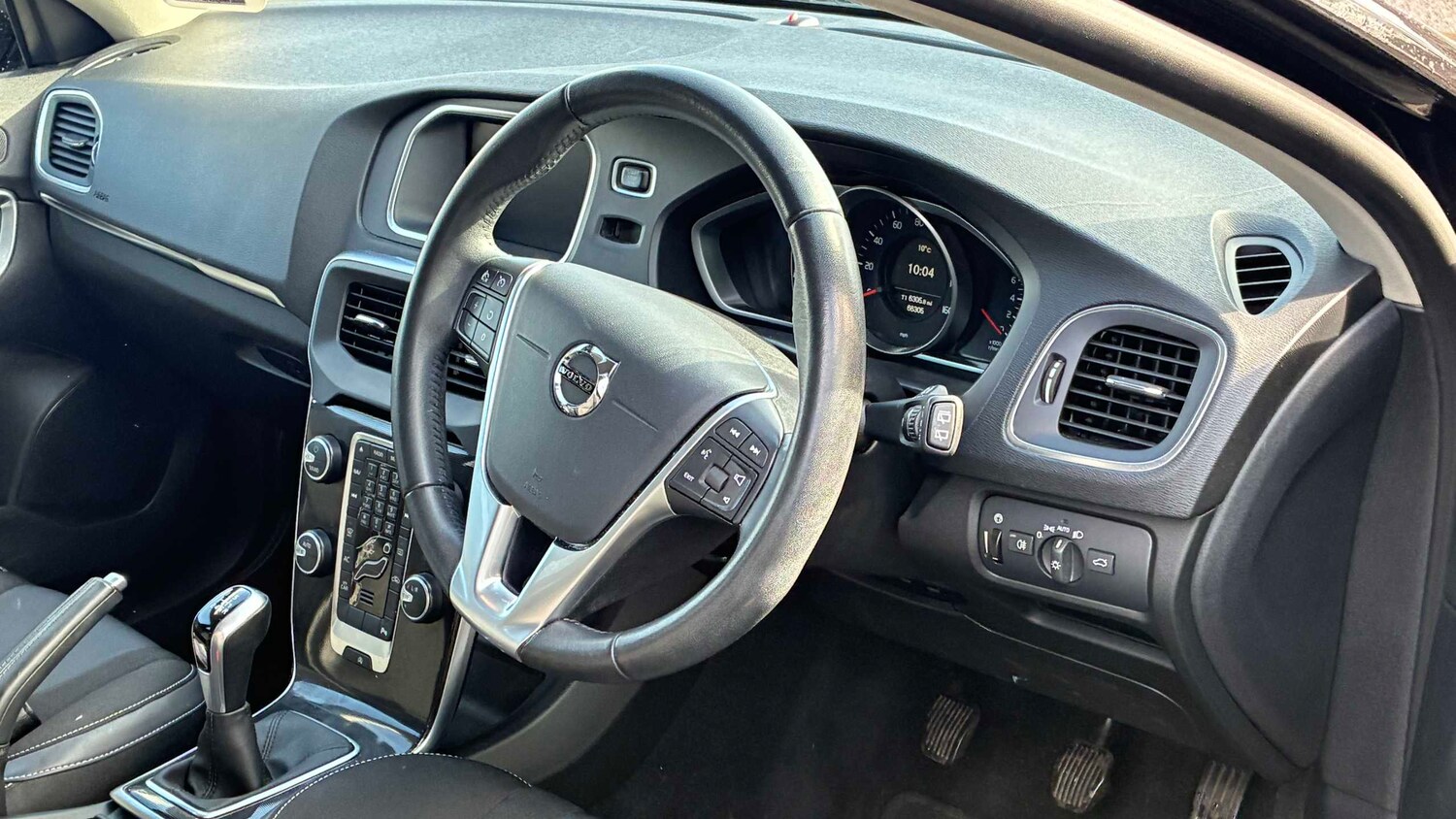 Used Volvo V40 2019 for sale - 78052210: Photo 8