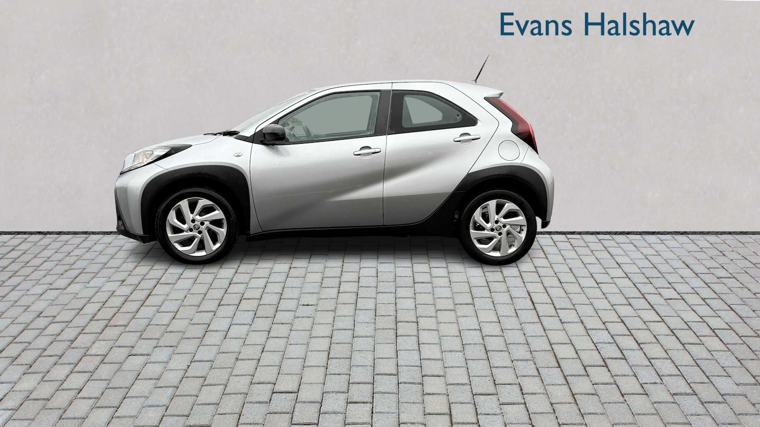 Used Toyota Aygo X 2022 for sale - 76718260: Photo 4