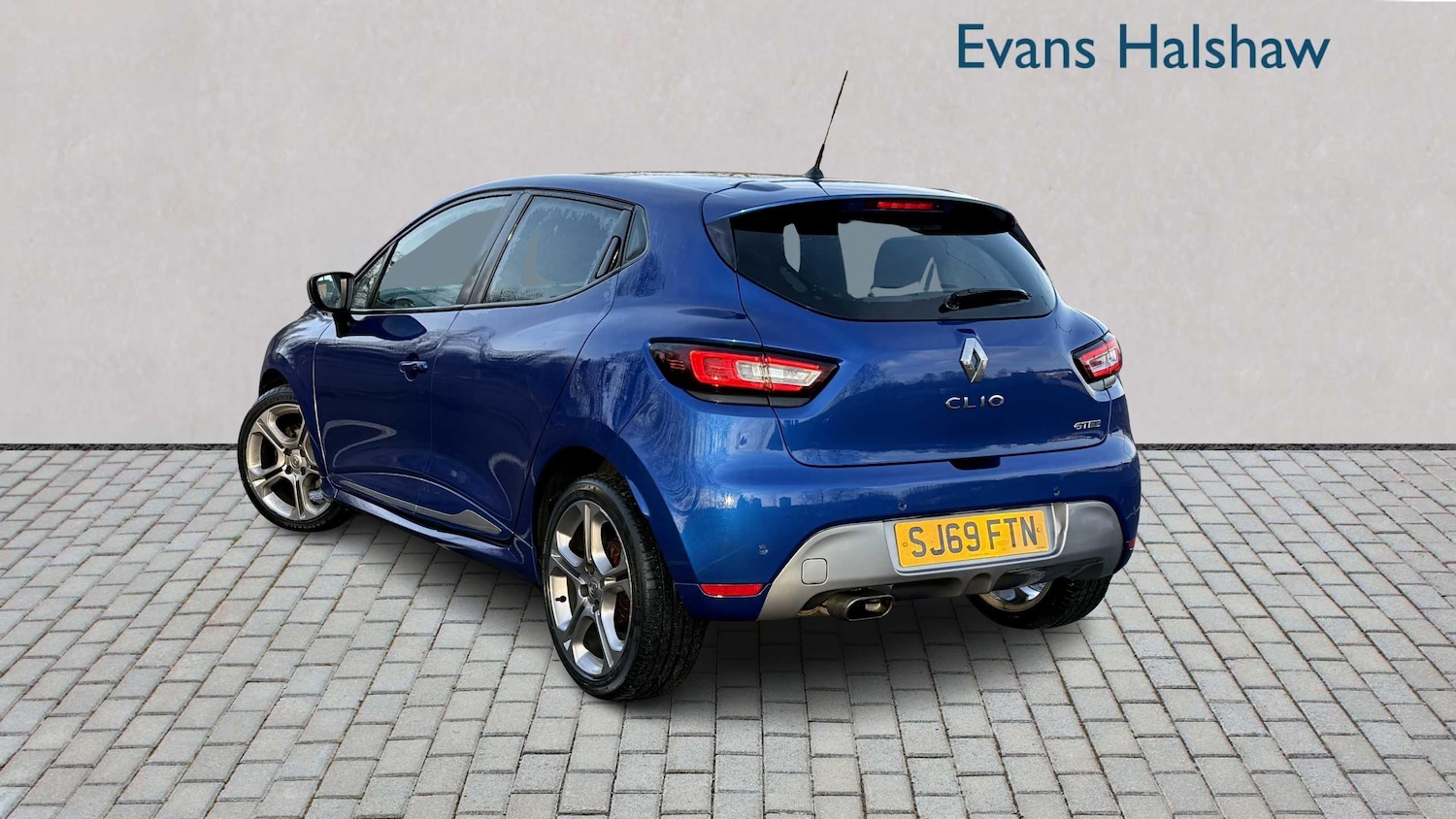 Used Renault Clio for sale - 77361342: Photo 2