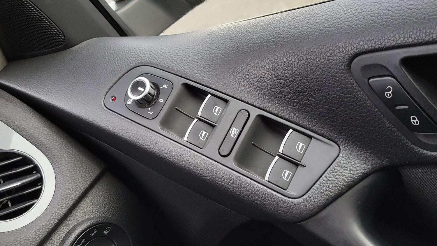 Used Volkswagen Tiguan 2014 for sale - 76113563: Photo 33