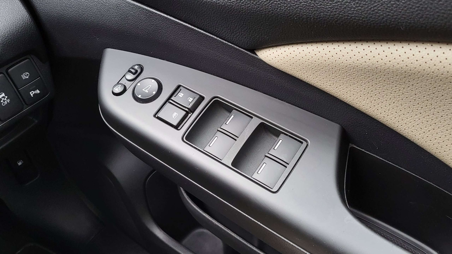 Used Honda CR-V 2017 for sale - 76851606: Photo 33