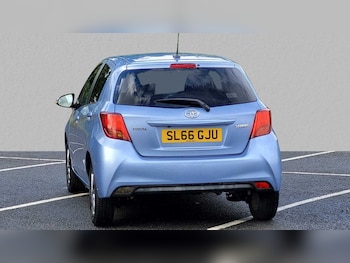 Used Toyota Yaris 2016 for sale - 75841372: Photo