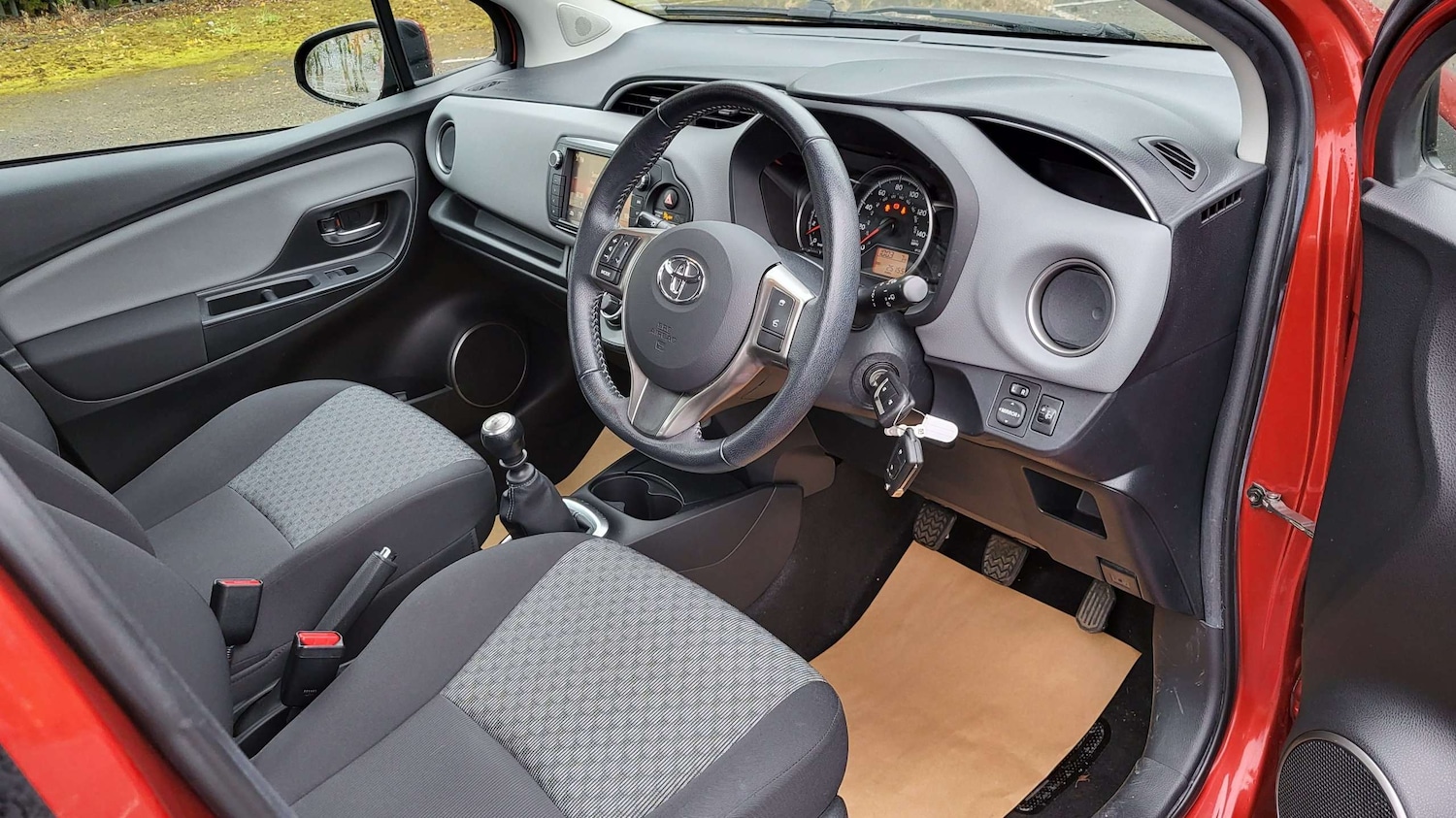 Used Toyota Yaris 2015 for sale - 77397875: Photo 10