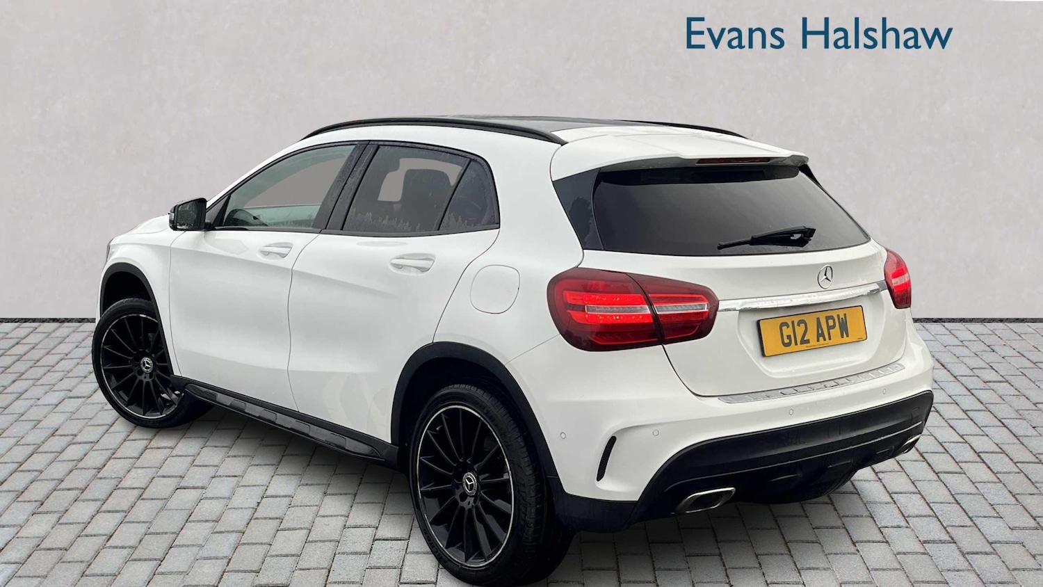 Used Mercedes-Benz GLA 2018 for sale - 76851615: Photo 2