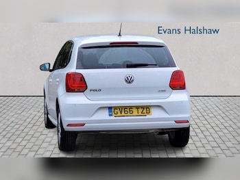 Used Volkswagen Polo 2017 for sale - 76272184: Photo 2