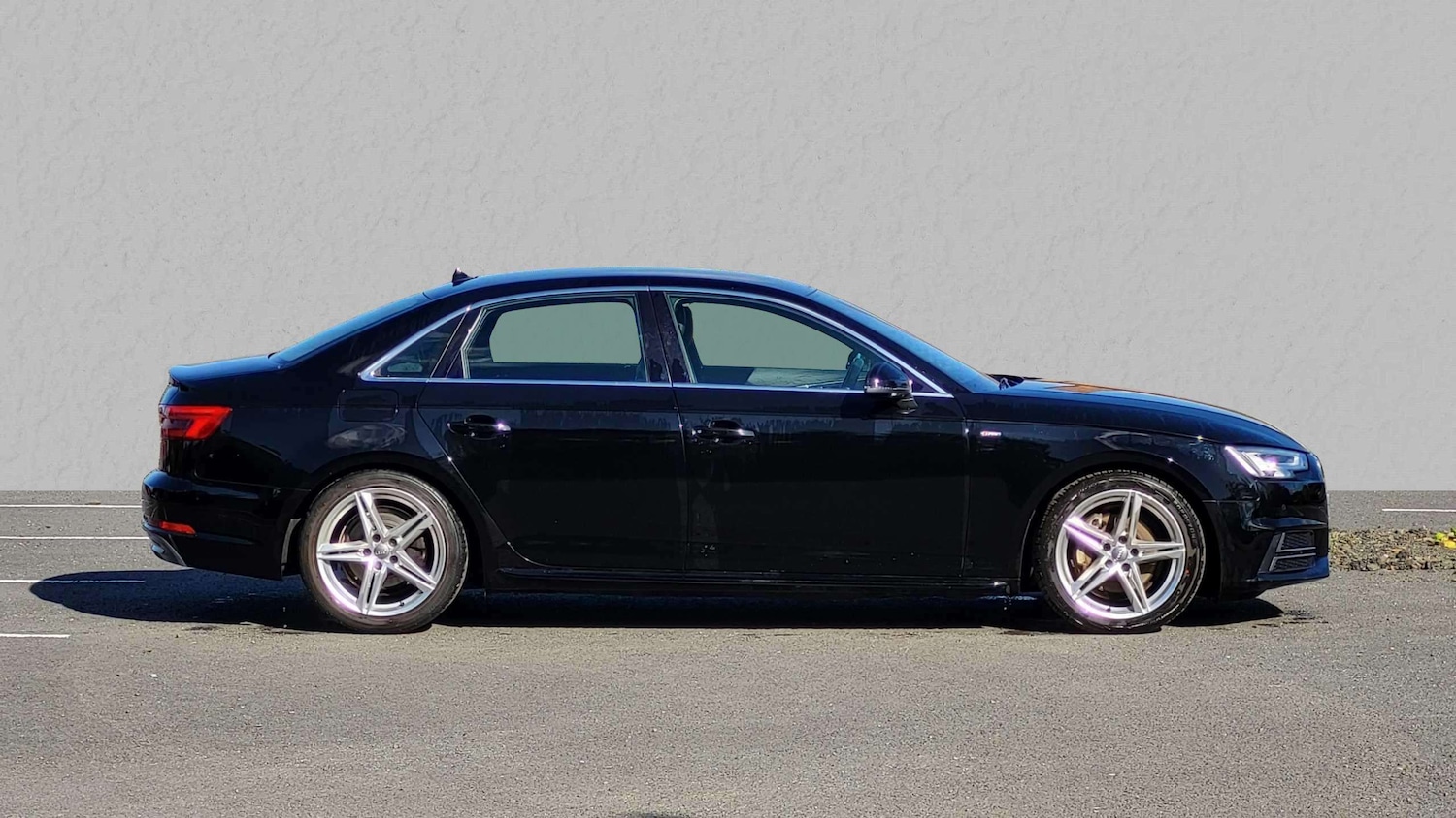 Used Audi A4 2016 for sale - 76045116: Photo 5
