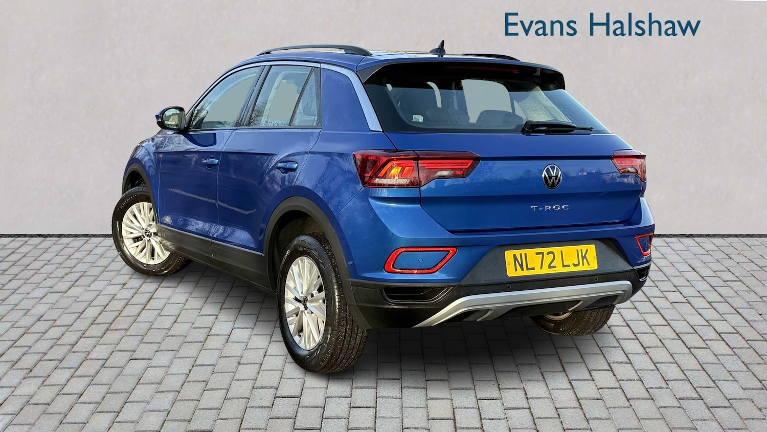 Used Volkswagen T-Roc 2022 for sale - 77726740: Photo 2