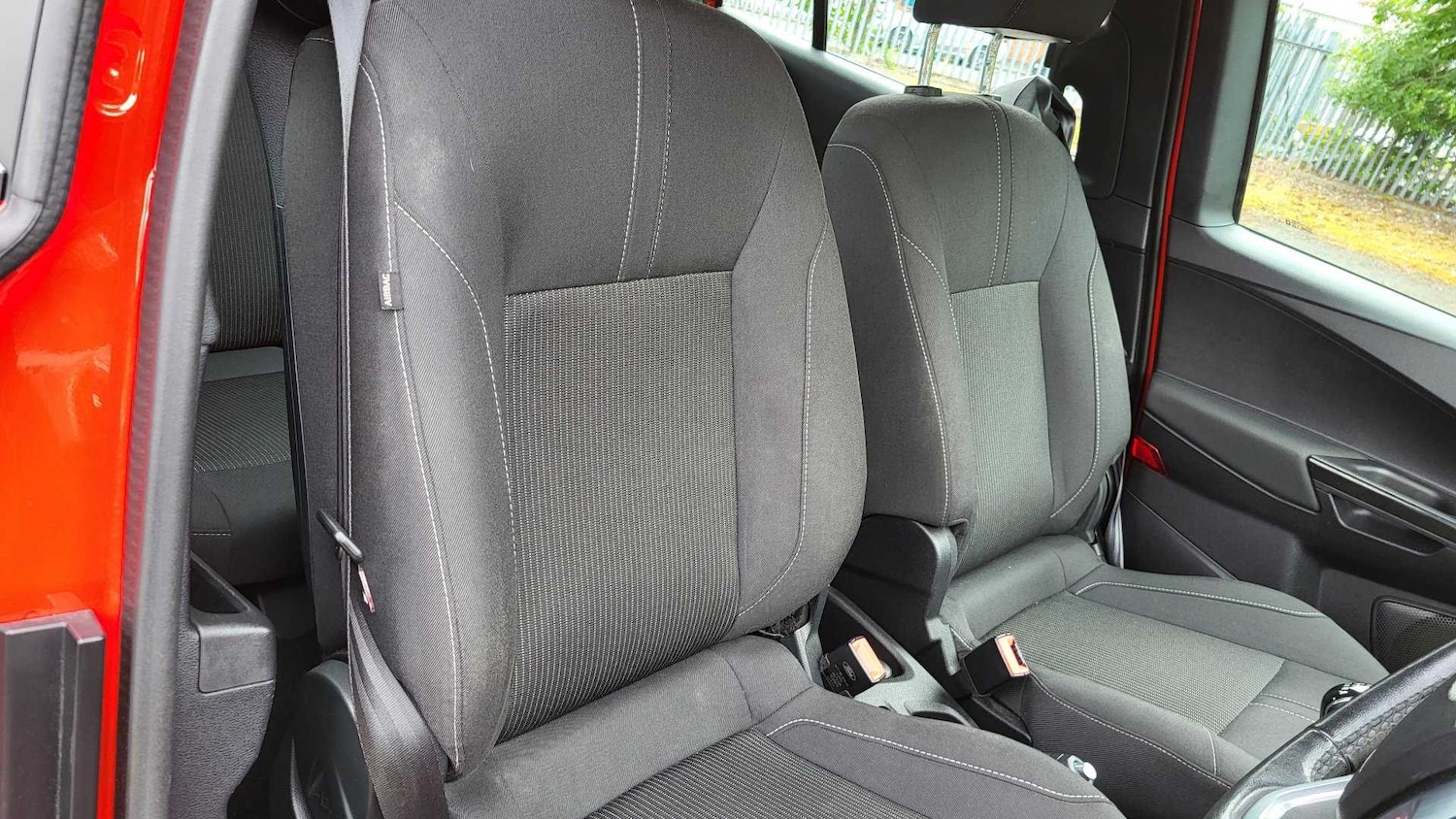 Used Ford B-MAX 2013 for sale - 76648845: Photo 16