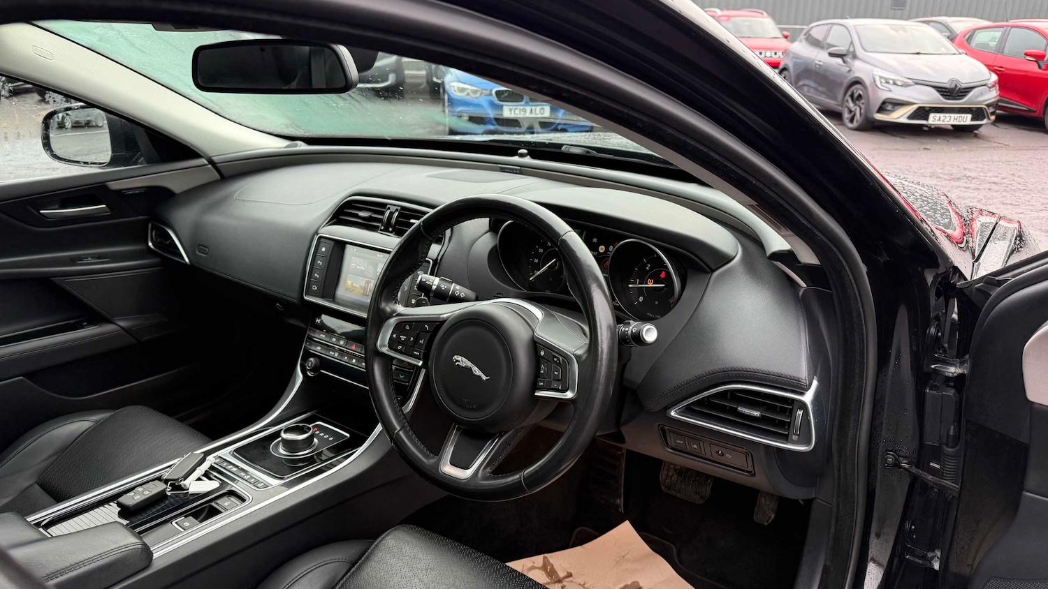 Used Jaguar XE 2017 for sale - 76804899: Photo 10