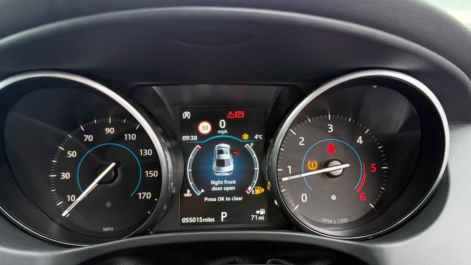 Used Jaguar XE 2017 for sale - 76804899: Photo 13