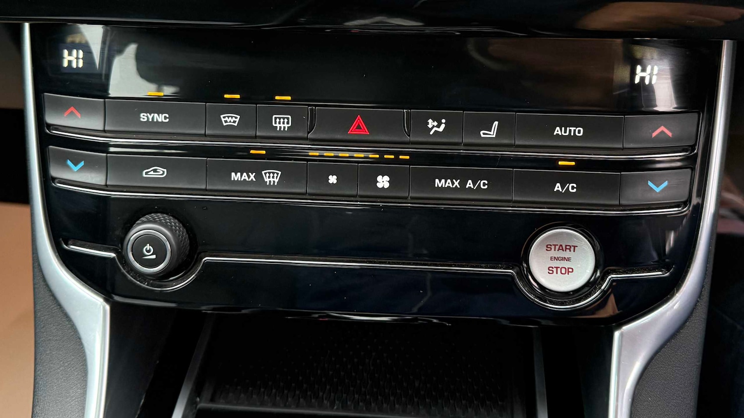 Used Jaguar XE 2017 for sale - 76804899: Photo 17