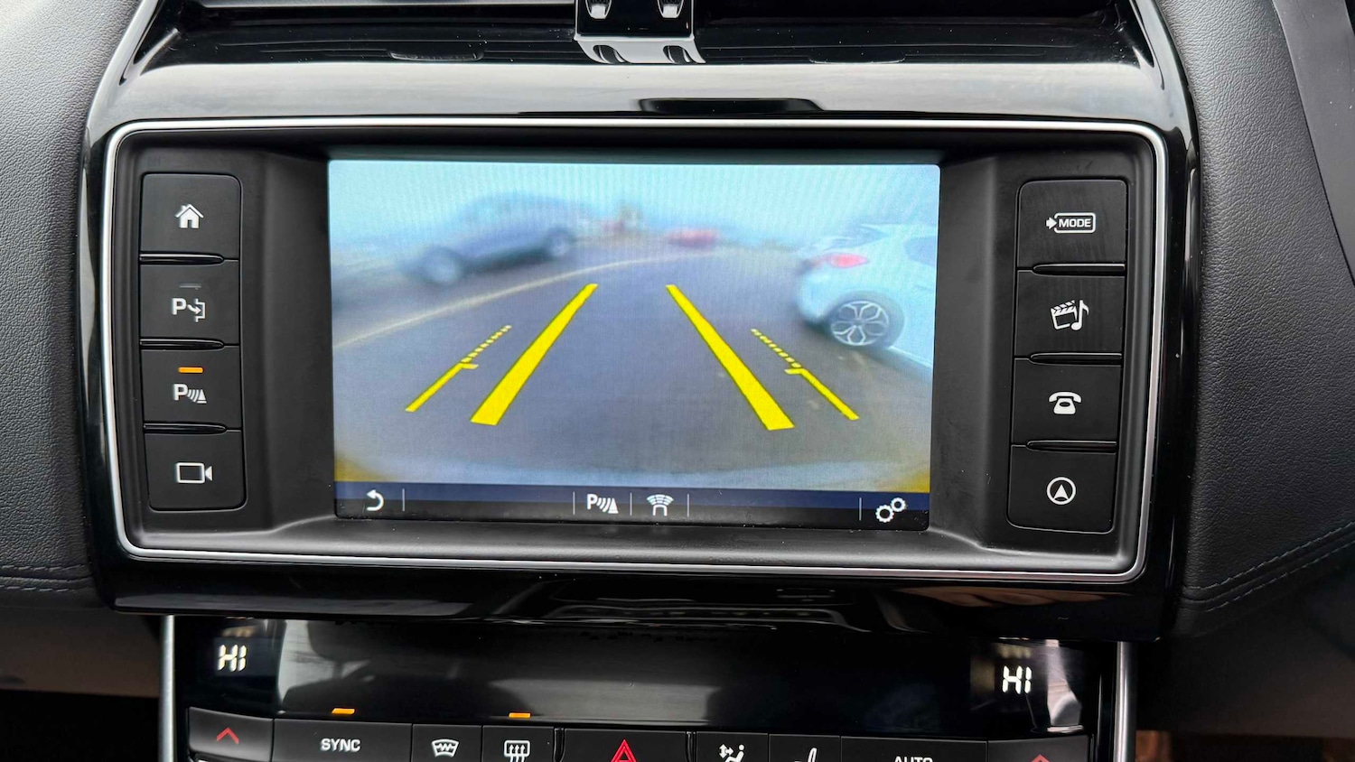 Used Jaguar XE 2017 for sale - 76804899: Photo 24