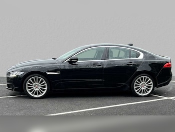 Used Jaguar XE 2017 for sale - 76804899: Photo