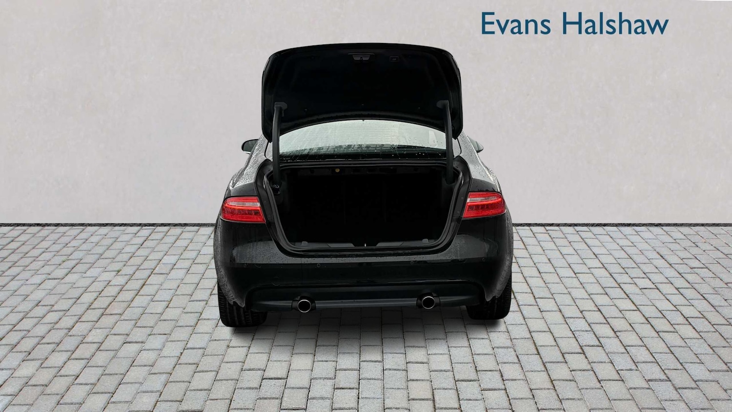 Used Jaguar XE 2017 for sale - 76804899: Photo 8