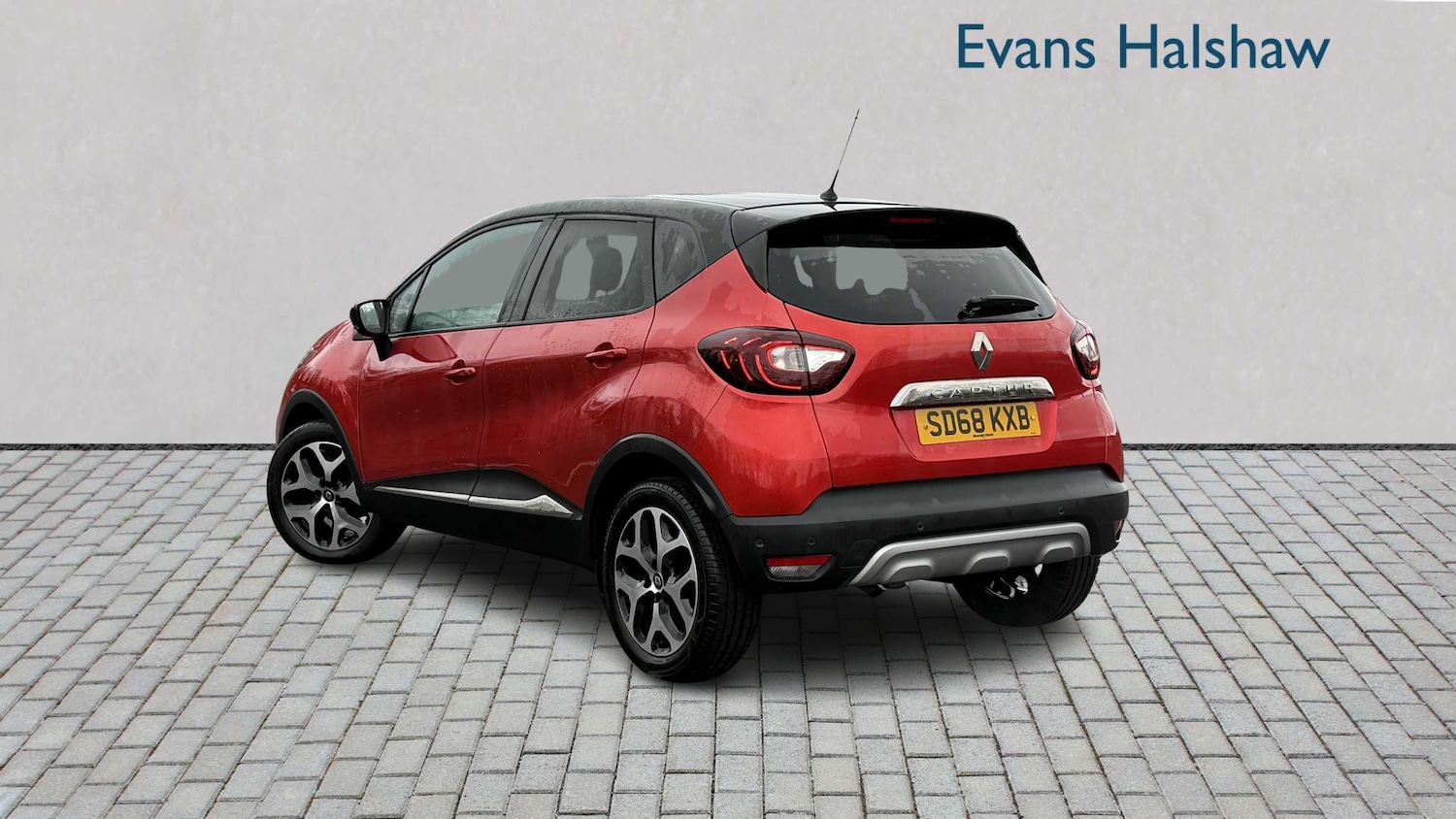 Used Renault Captur 2018 for sale - 76851567: Photo 2