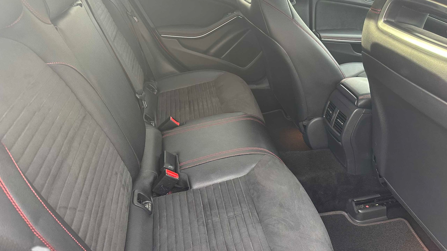 Used Mercedes-Benz A-Class 2017 for sale - 76564538: Photo 10