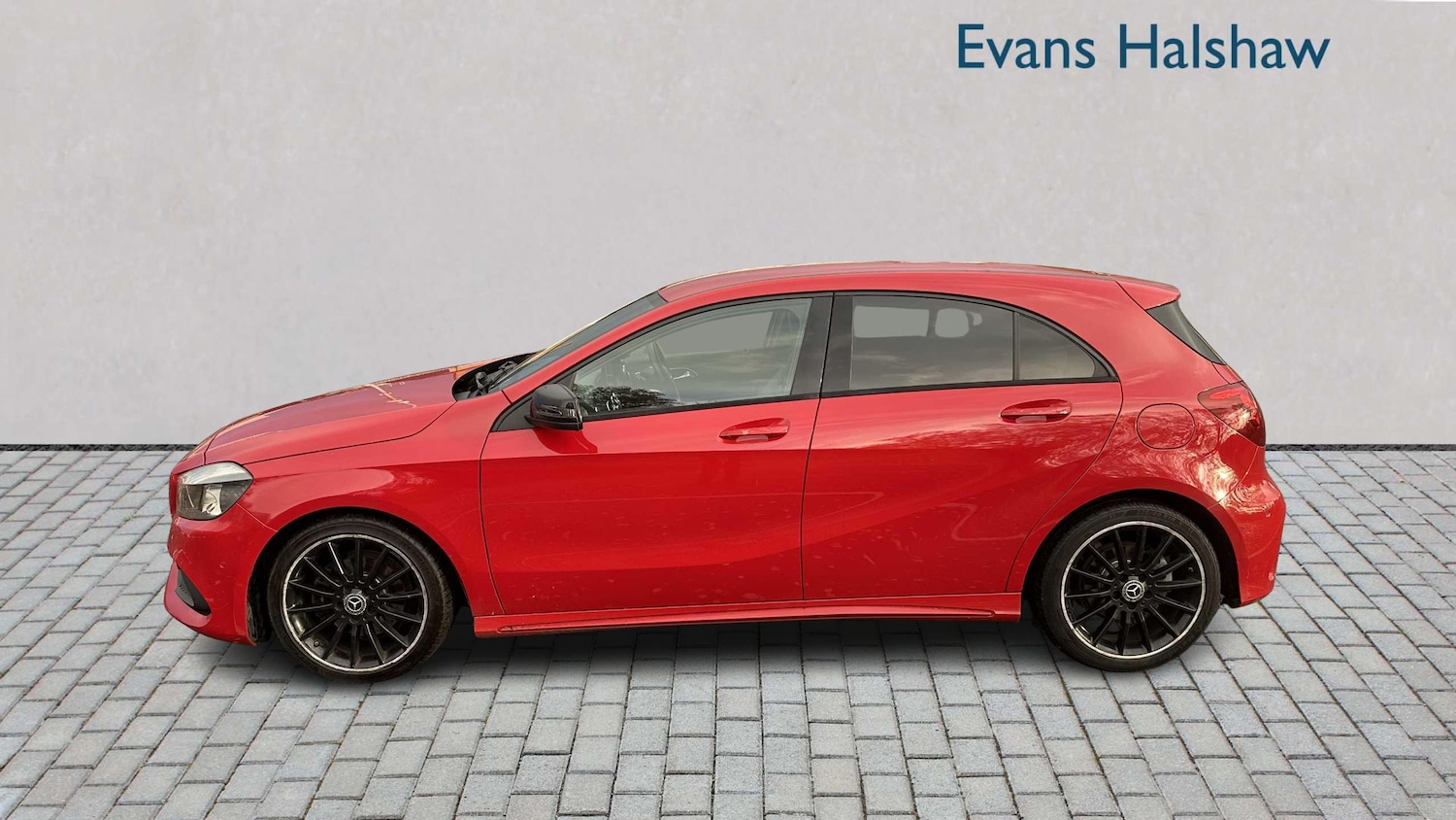 Used Mercedes-Benz A-Class 2017 for sale - 76564538: Photo 4