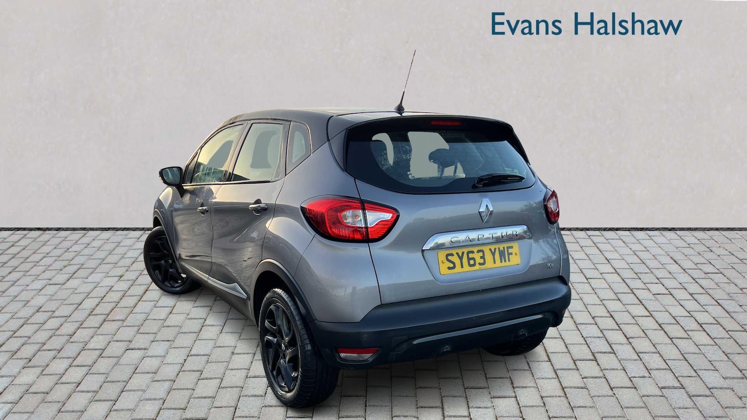 Used Renault Captur 2014 for sale - 76789286: Photo 2