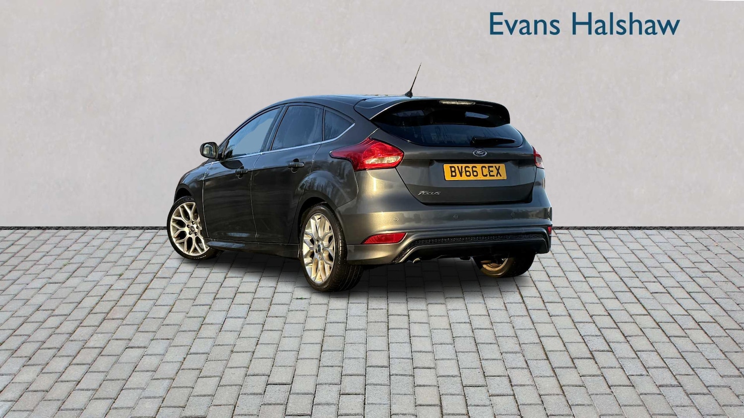 Used Ford Focus 2016 for sale - 76967710: Photo 2