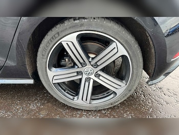 Used Volkswagen Golf 2018 for sale - 77123412: Photo