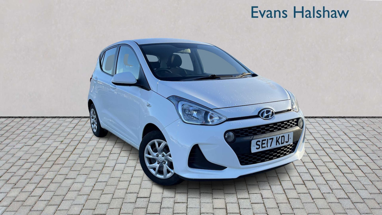 Used Hyundai i10 2017 for sale - 76704994: Photo 1