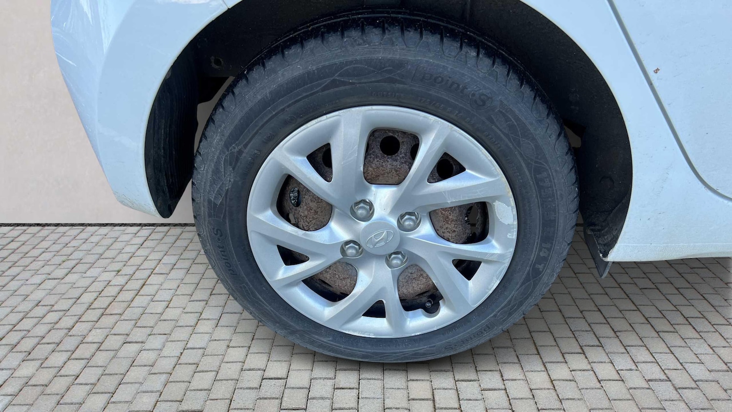 Used Hyundai i10 2017 for sale - 76704994: Photo 11