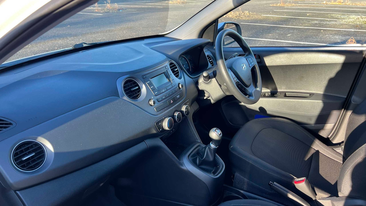 Used Hyundai i10 2017 for sale - 76704994: Photo 15