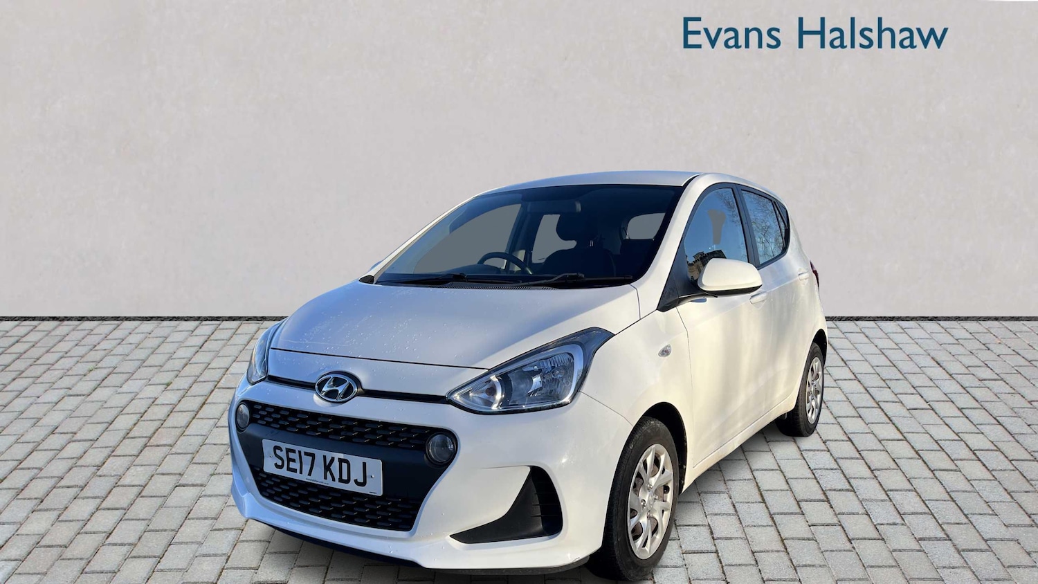 Used Hyundai i10 2017 for sale - 76704994: Photo 3