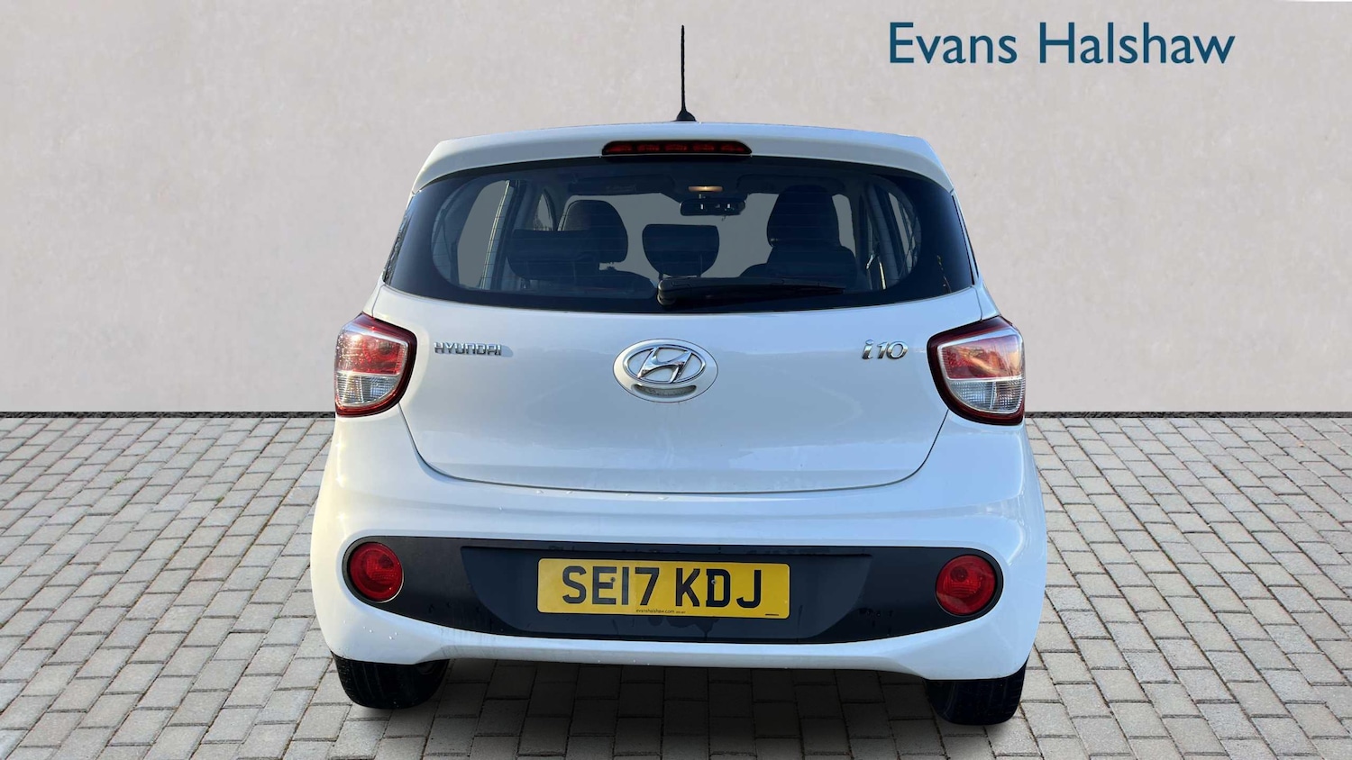 Used Hyundai i10 2017 for sale - 76704994: Photo 5