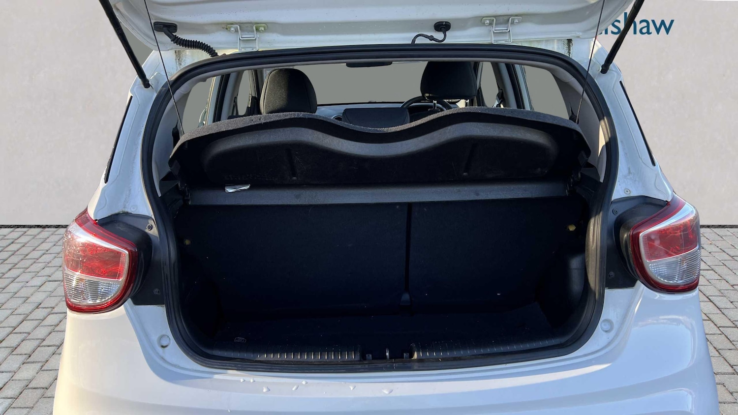 Used Hyundai i10 2017 for sale - 76704994: Photo 6