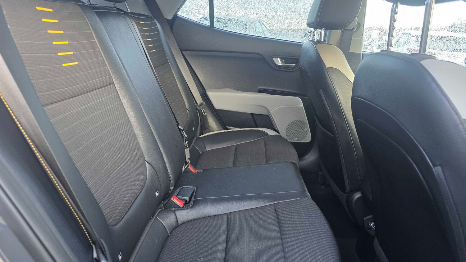 Used Kia Stonic 2023 for sale - 77553024: Photo 10