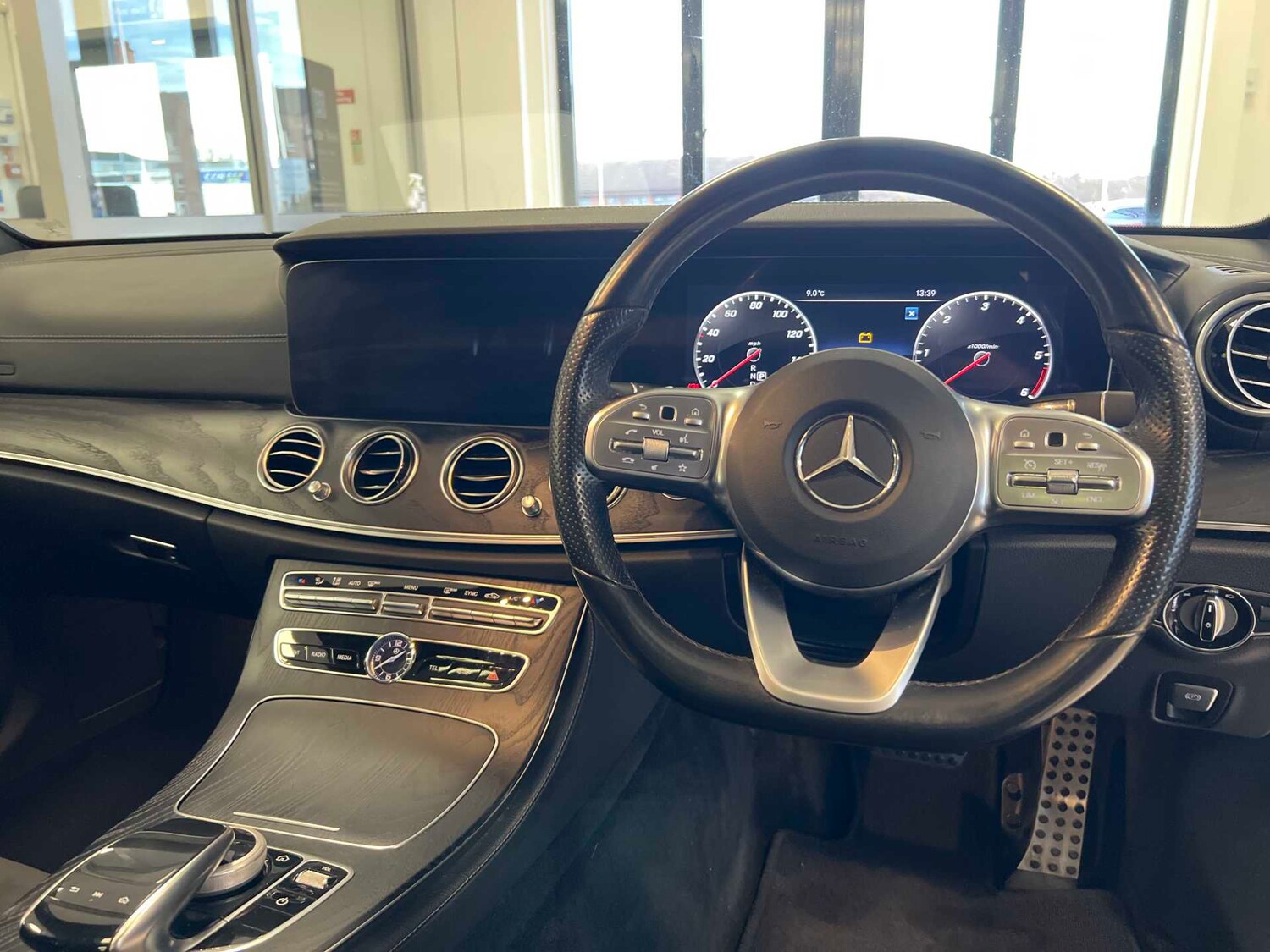 Used Mercedes-Benz E Class 2020 for sale - 77914062: Photo 12