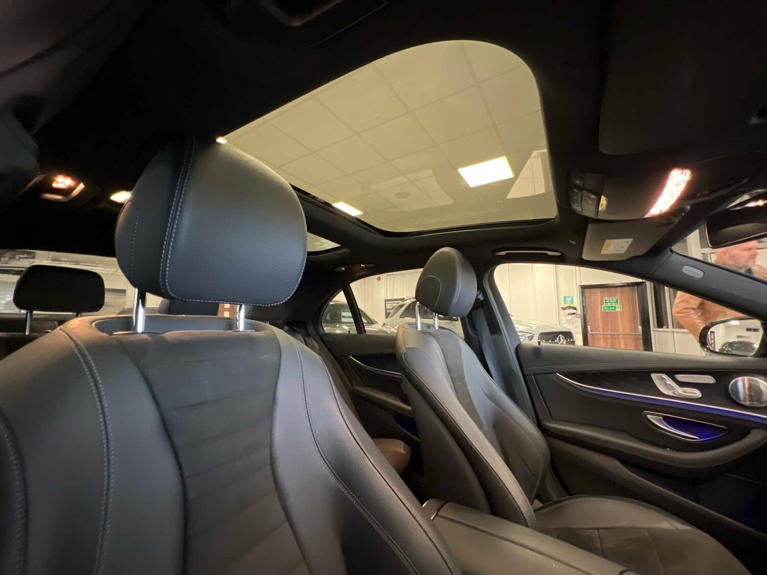 Used Mercedes-Benz E Class 2020 for sale - 77914062: Photo 31