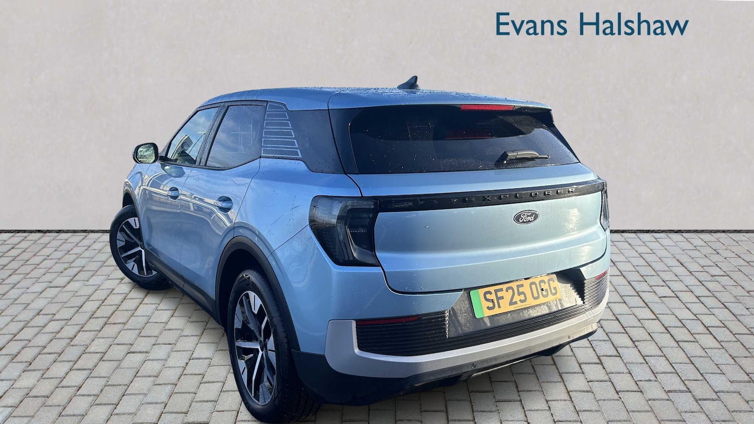 Used Ford Explorer 2025 for sale - 77361328: Photo 2