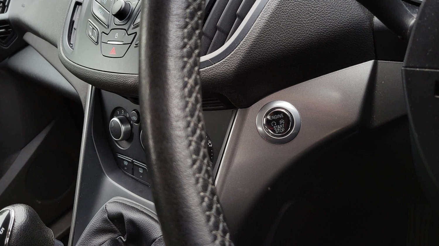 Used Ford Kuga 2015 for sale - 76169995: Photo 26